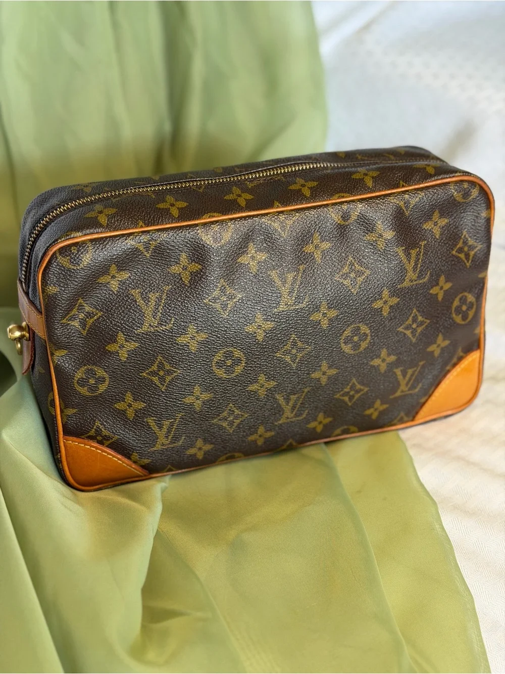 Louis Vuitton Monogram Canvas Crossbody with Gold Chain and Tan Trim
